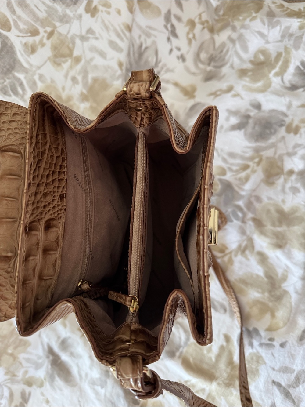 Brahmin “Margo” Travertine Melbourne Leather Crossbody - Picture 3 of 7